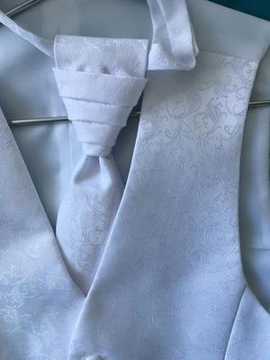 Svadobná vesta s kravatou - Obrázok č. 1