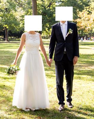 Svadobné šaty s výšivkou - Obrázok č. 1