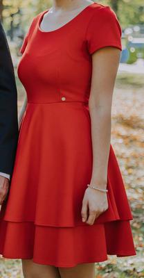 Elegantné červené šaty - Obrázok č. 1